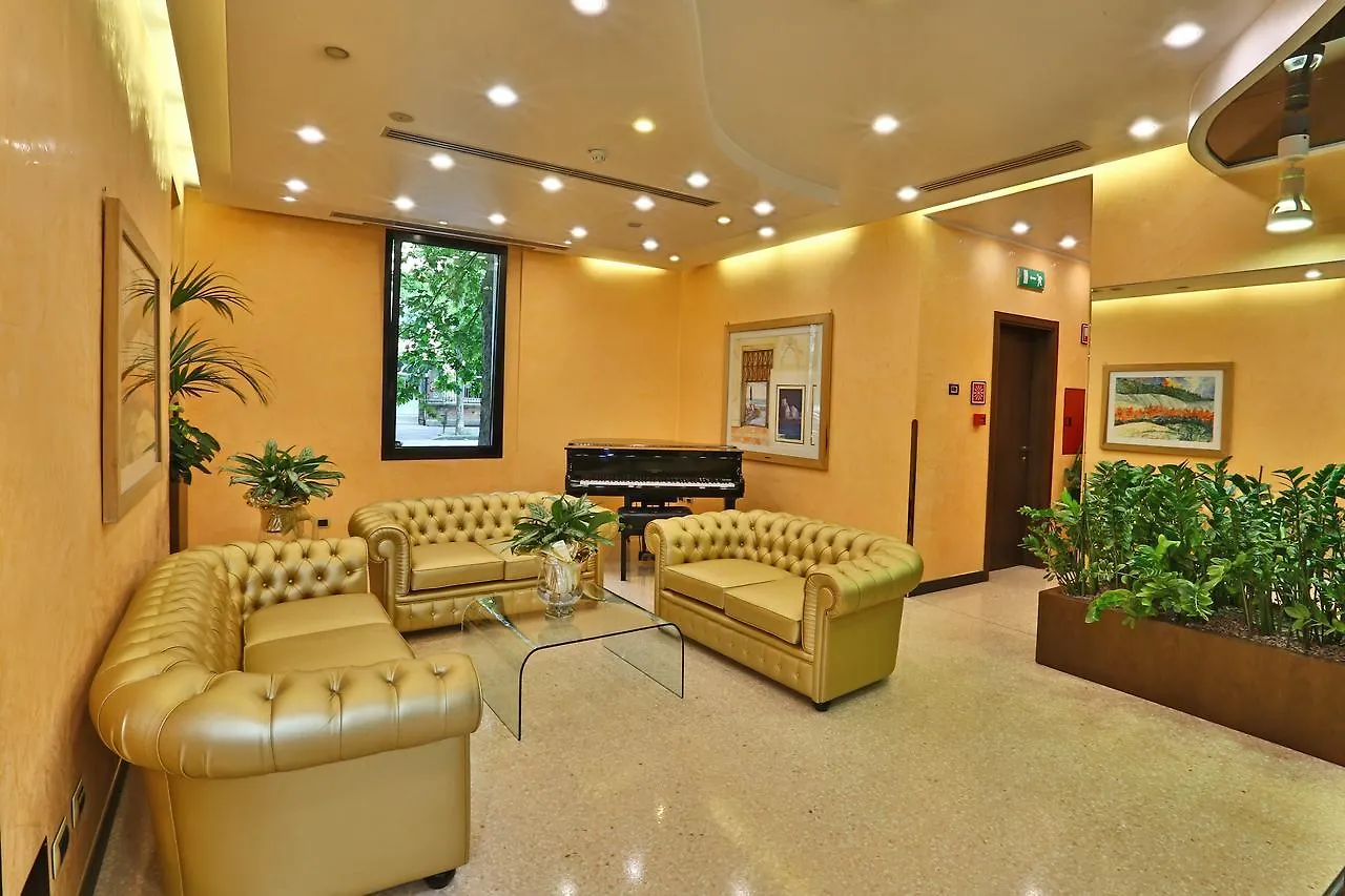 Central Park Hotel Modena 4*,